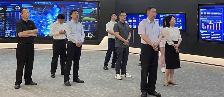 武汉市交通运输局领导莅临前海粤十考察智能物流运输管理平台