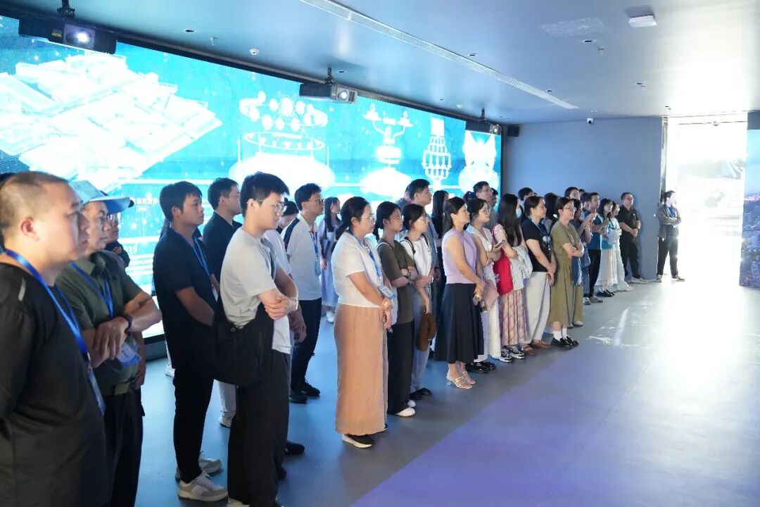 东部城市支持西部地区人才培训专题班走进前海粤十考察交流